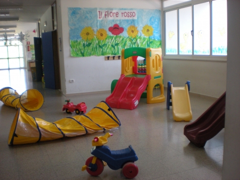 area gioco interna della scuola dell'infanzia
